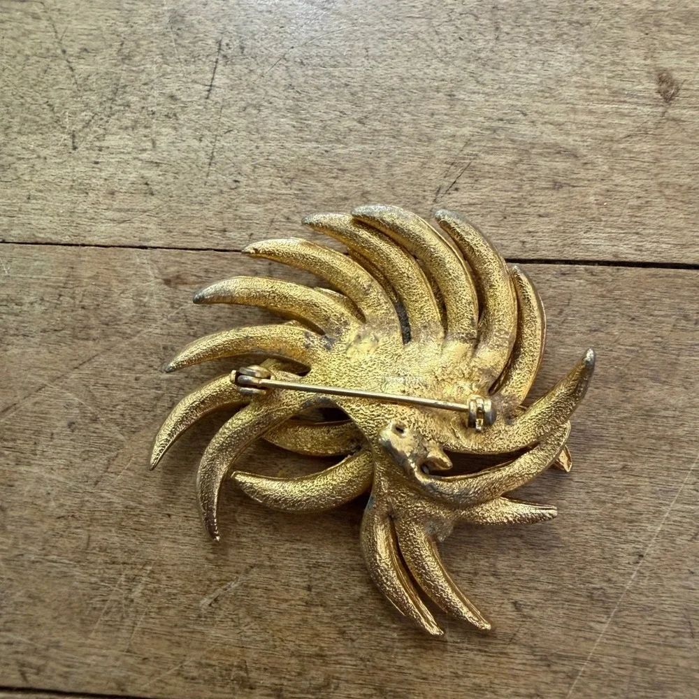 Vintage 1960s Gold‎ Tone Textured Spray Brooch Pin, MCM Wheat Leaf Swirl